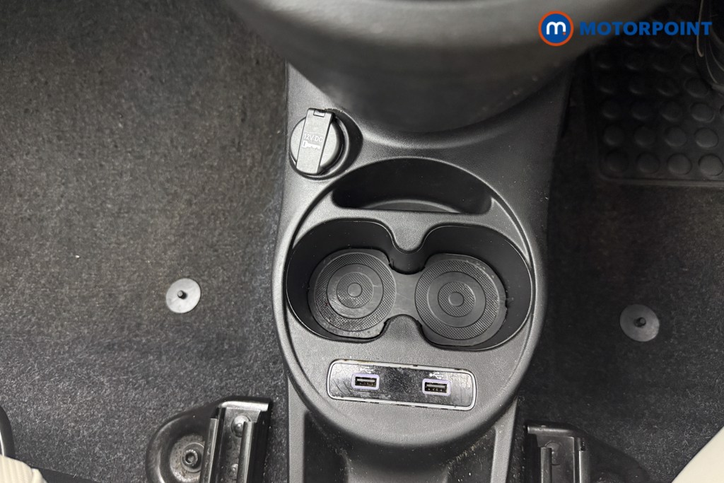 Fiat 500 Dolcevita Manual Petrol-Electric Hybrid Hatchback - Stock Number (1541046) - 6th supplementary image