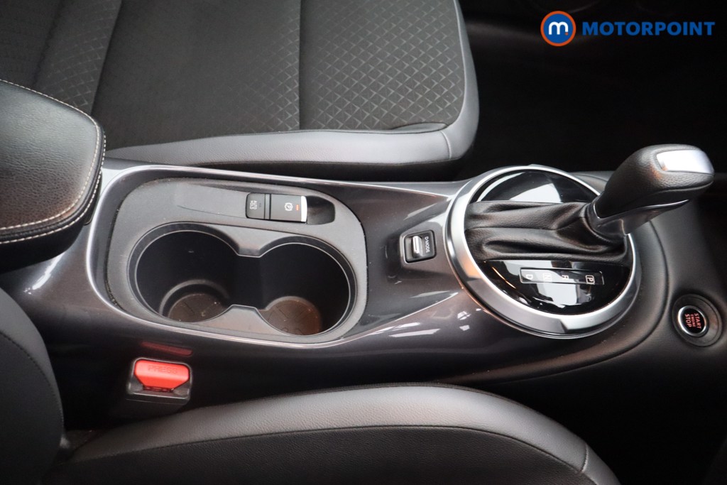 Nissan Juke N-Connecta Automatic Petrol SUV - Stock Number (1541075) - 7th supplementary image