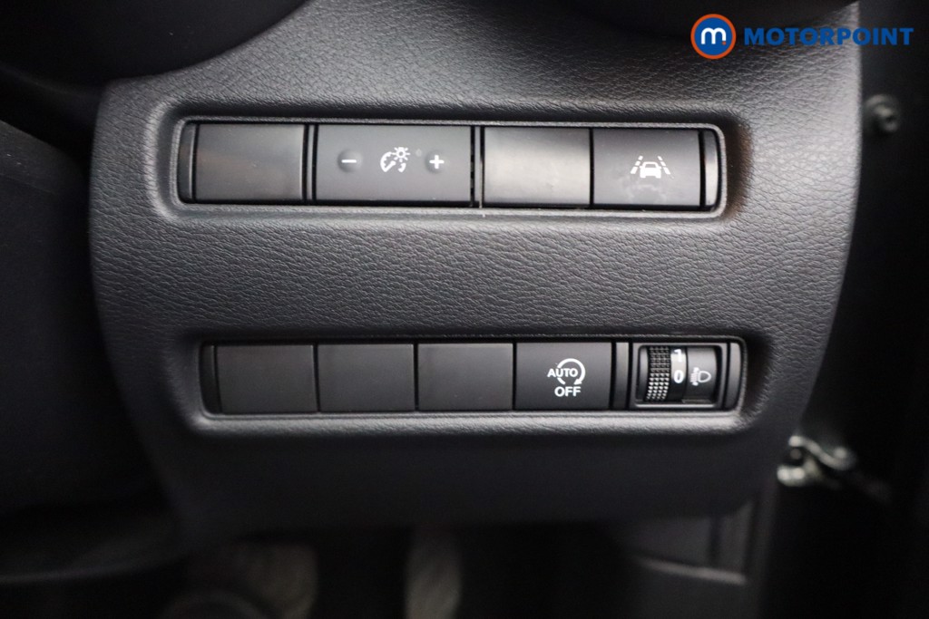 Nissan Juke N-Connecta Automatic Petrol SUV - Stock Number (1541075) - 12th supplementary image