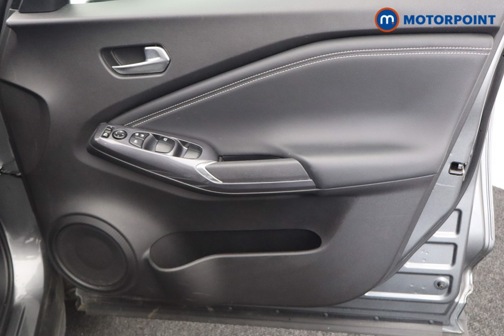 Nissan Juke N-Connecta Automatic Petrol SUV - Stock Number (1541075) - 15th supplementary image