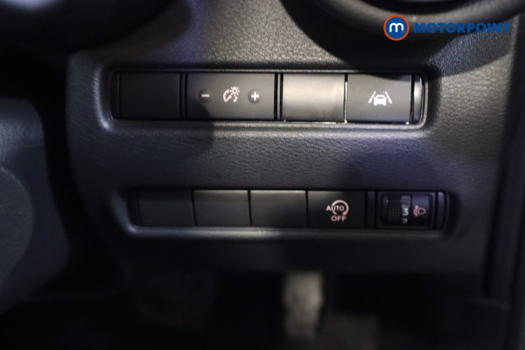 Nissan Juke N-Connecta Automatic Petrol SUV - Stock Number (1541076) - 9th supplementary image
