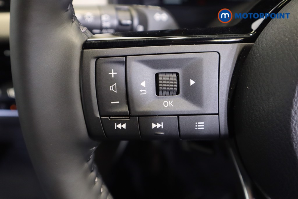 Nissan Qashqai Tekna Manual Petrol SUV - Stock Number (1541144) - 9th supplementary image