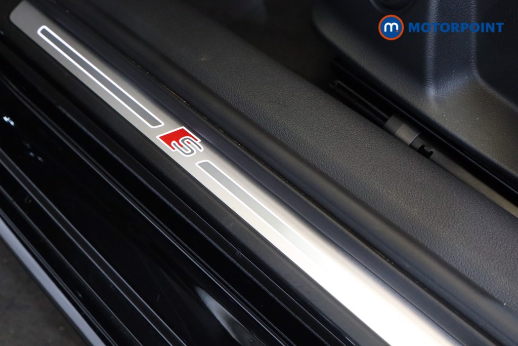 Audi A4 Black Edition Automatic Petrol Estate - Stock Number (1541567) - 14th supplementary image