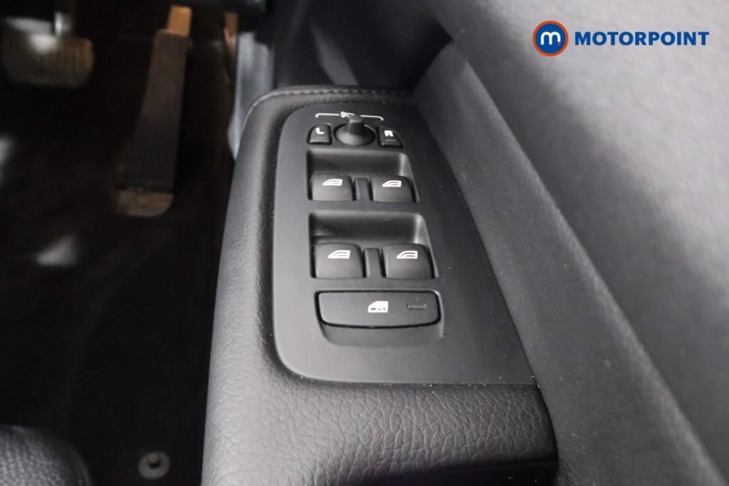 Volvo Xc60 Momentum Automatic Petrol SUV - Stock Number (1541575) - 18th supplementary image