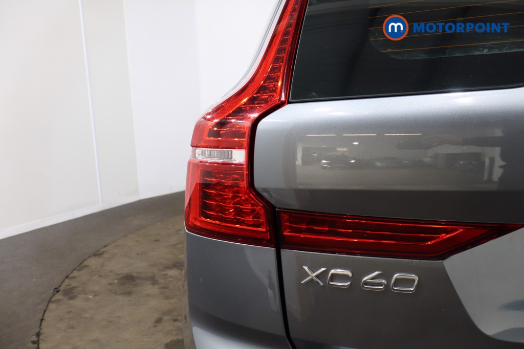 Volvo Xc60 Momentum Automatic Petrol SUV - Stock Number (1541575) - 26th supplementary image