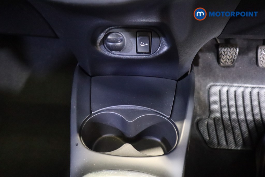 Toyota Yaris Icon Tech Manual Petrol Hatchback - Stock Number (1542160) - 6th supplementary image