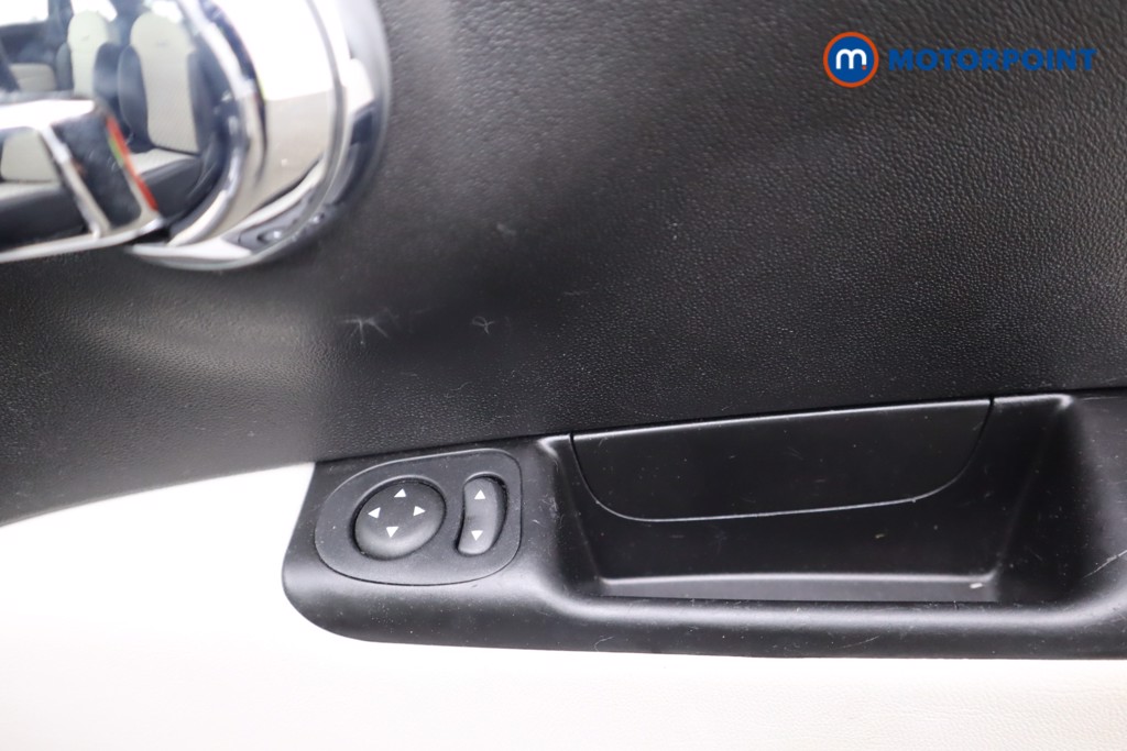Fiat 500 Dolcevita Manual Petrol-Electric Hybrid Convertible - Stock Number (1542195) - 4th supplementary image