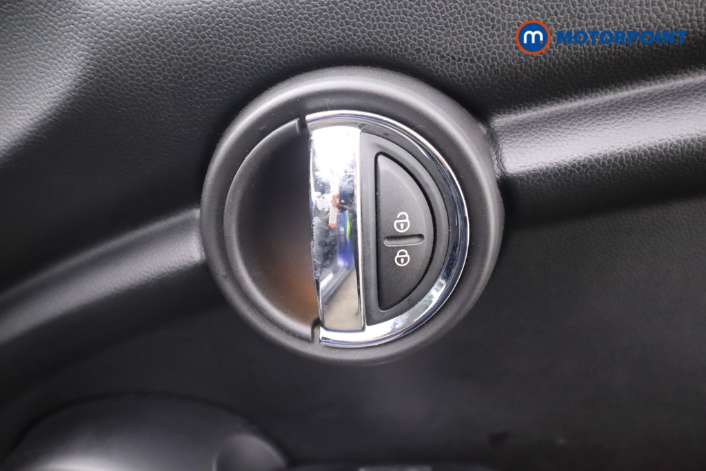 Mini Hatchback Cooper Classic Manual Petrol Hatchback - Stock Number (1542285) - 5th supplementary image