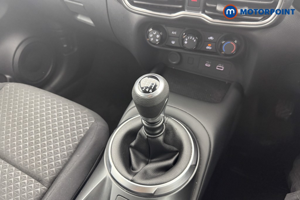 Nissan Juke Acenta Premium Manual Petrol SUV - Stock Number (1543081) - 5th supplementary image