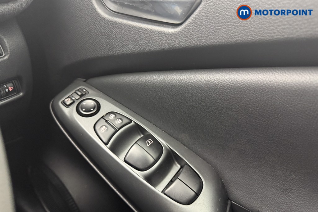 Nissan Juke Acenta Premium Manual Petrol SUV - Stock Number (1543081) - 14th supplementary image