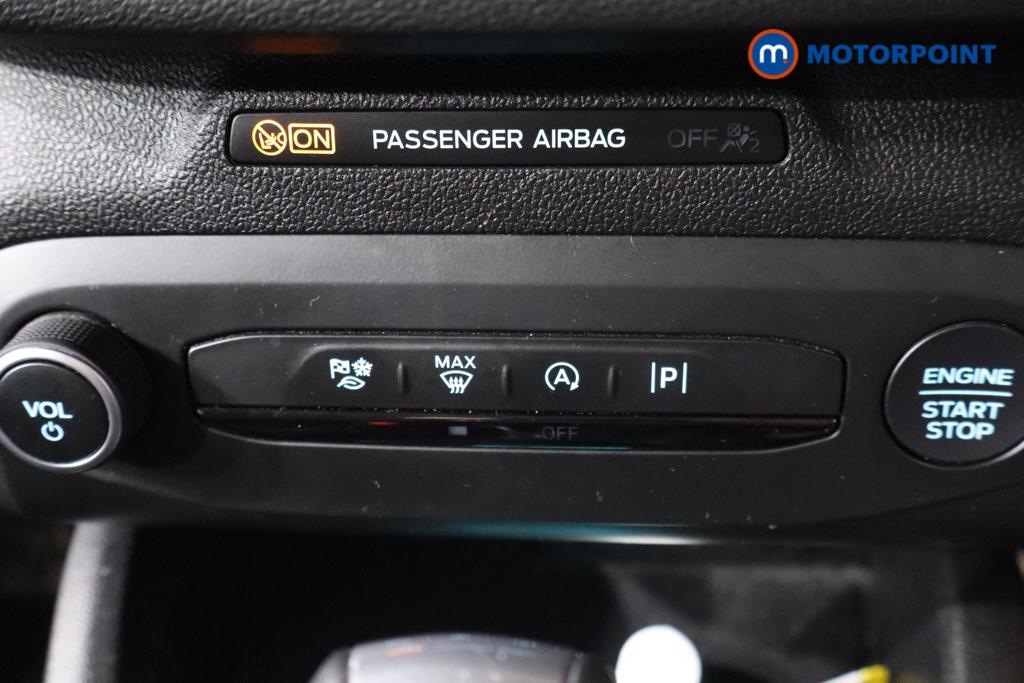 Ford Focus Titanium Automatic Petrol-Electric Hybrid Estate - Stock Number (1543760) - 5th supplementary image