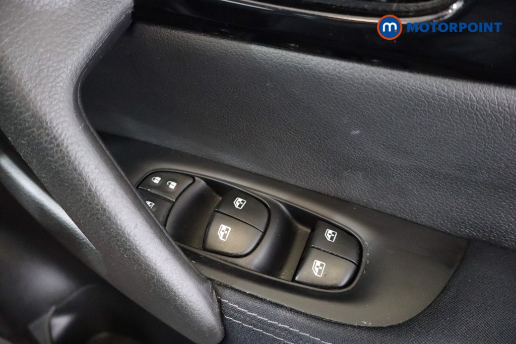 Nissan Qashqai Acenta Premium Manual Petrol SUV - Stock Number (1534520) - 2nd supplementary image