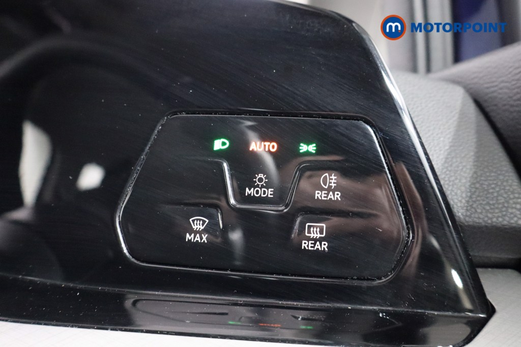 Volkswagen Golf Life Automatic Diesel Hatchback - Stock Number (1536386) - 17th supplementary image