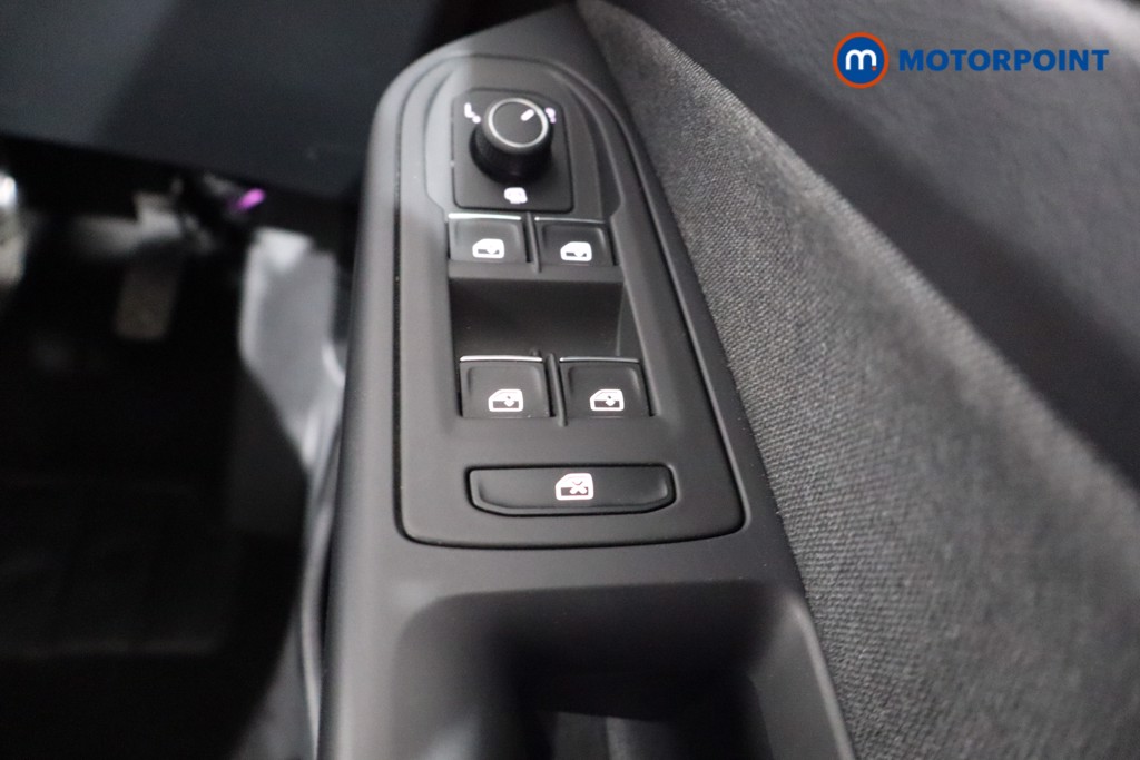 Volkswagen Golf Life Automatic Diesel Hatchback - Stock Number (1536386) - 18th supplementary image