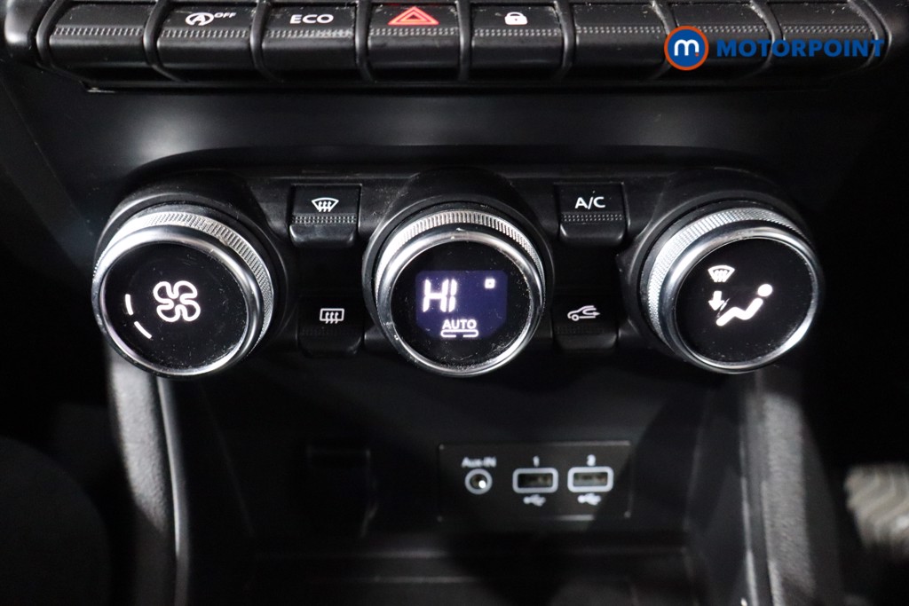 Renault Captur Iconic Manual Petrol SUV - Stock Number (1540179) - 14th supplementary image