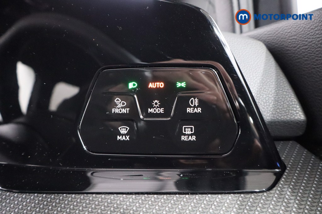 Volkswagen Golf R Automatic Petrol Hatchback - Stock Number (1542455) - 17th supplementary image