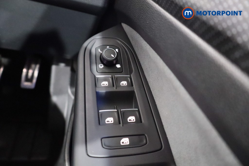 Volkswagen Golf R Automatic Petrol Hatchback - Stock Number (1542455) - 18th supplementary image