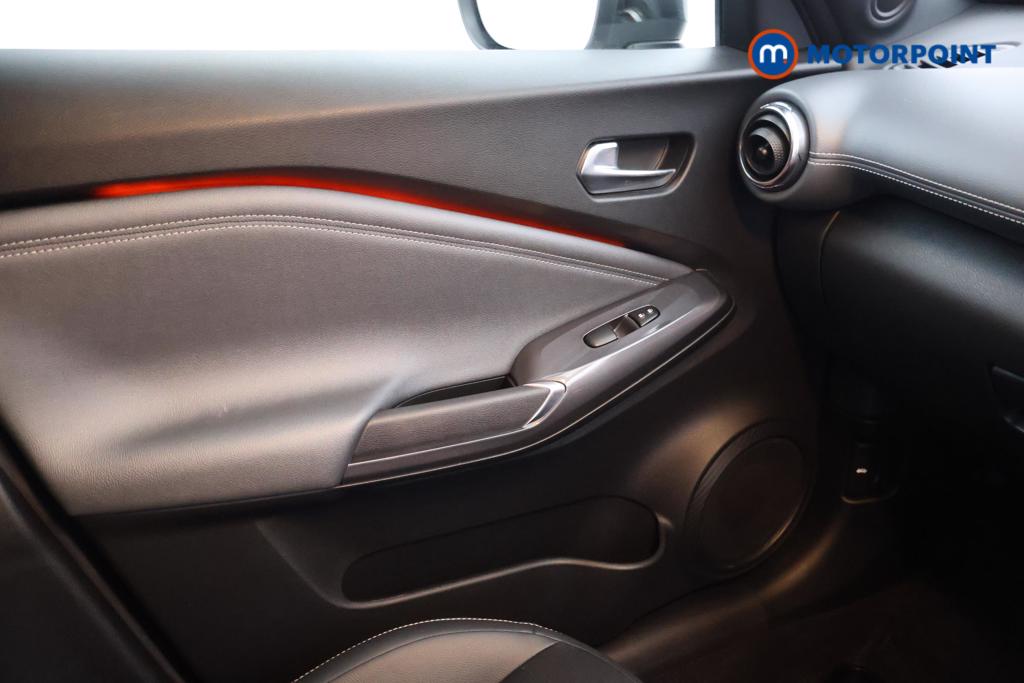 Nissan Juke Tekna Automatic Petrol SUV - Stock Number (1531964) - 8th supplementary image