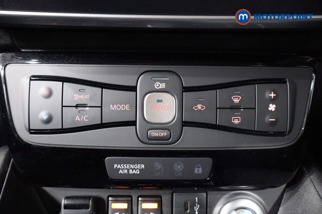 Nissan Leaf Tekna Automatic Electric Hatchback - Stock Number (1542473) - 14th supplementary image