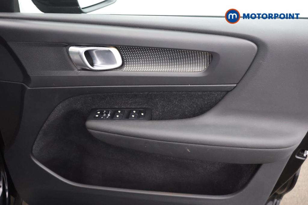 Volvo Xc40 R Design Manual Petrol SUV - Stock Number (1521070) - 9th supplementary image