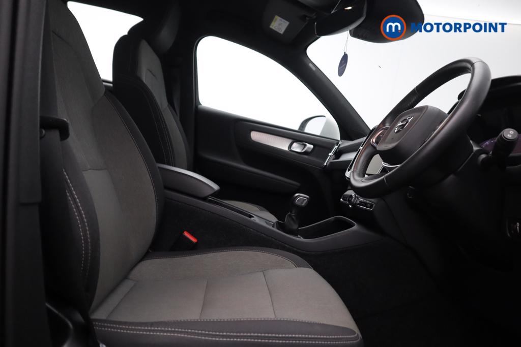 Volvo Xc40 Momentum Manual Petrol SUV - Stock Number (1528232) - 7th supplementary image
