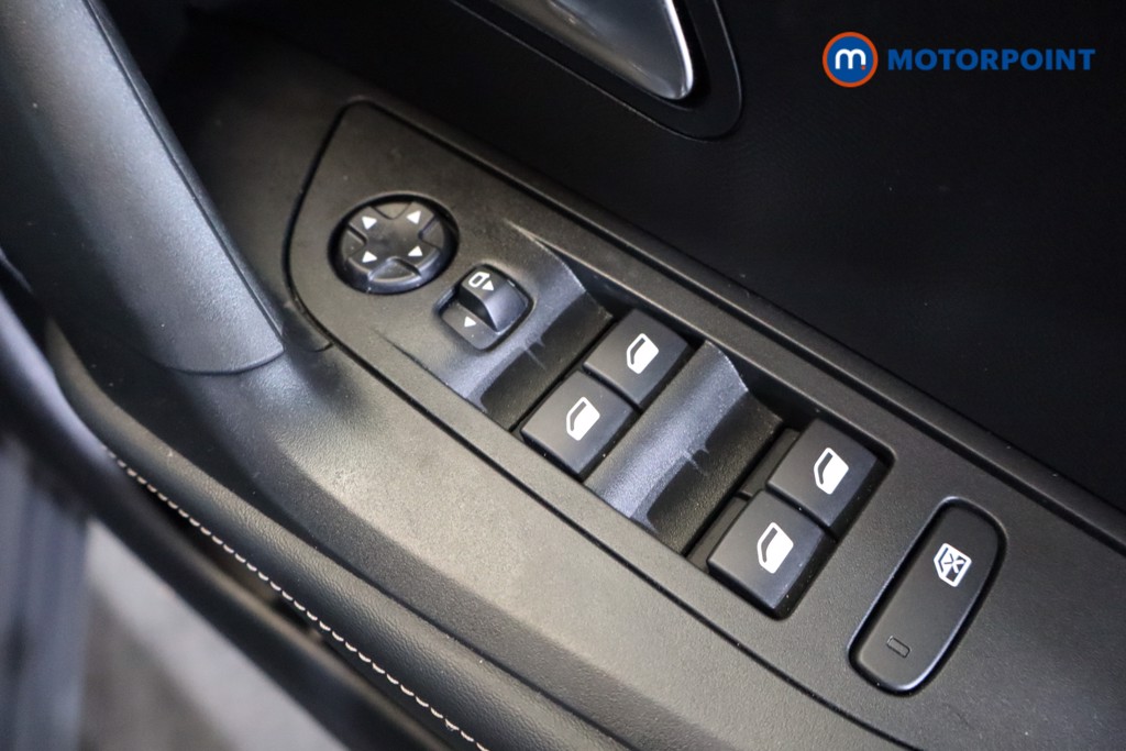 Peugeot 2008 Allure Manual Petrol SUV - Stock Number (1530013) - 10th supplementary image