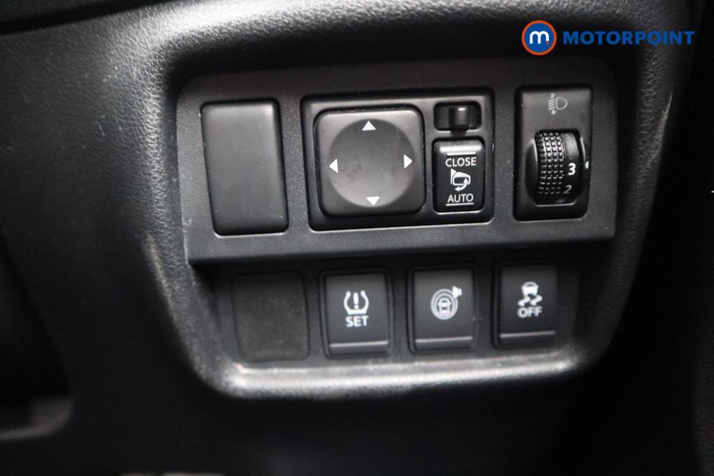 Nissan Juke Tekna Manual Petrol SUV - Stock Number (1532174) - 17th supplementary image