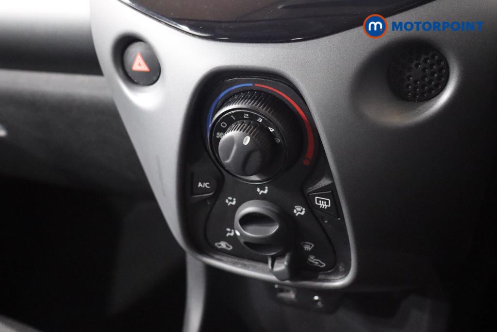 Toyota Aygo X-Play Manual Petrol Hatchback - Stock Number (1532952) - 4th supplementary image