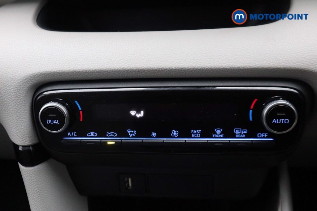 Toyota Yaris Excel Automatic Petrol-Electric Hybrid Hatchback - Stock Number (1537006) - 7th supplementary image