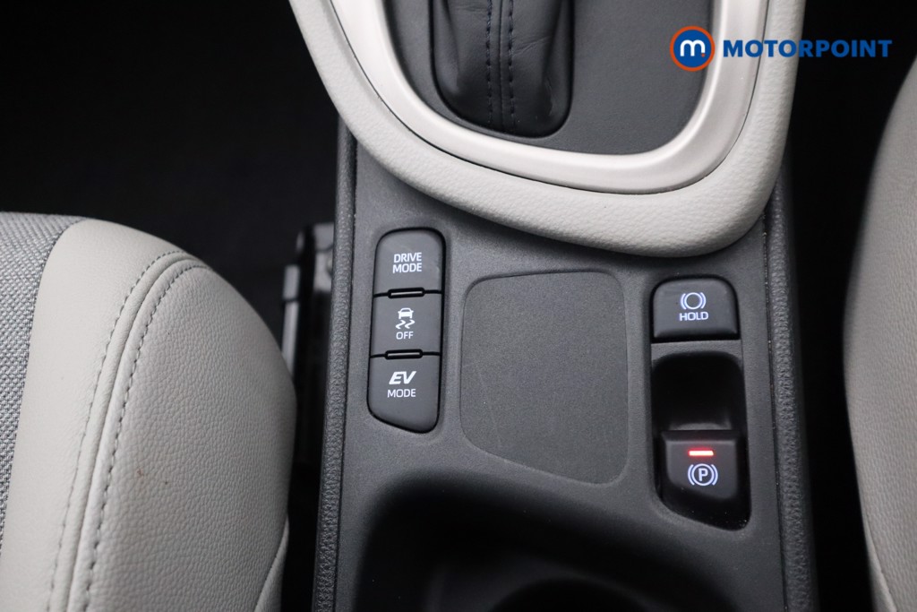 Toyota Yaris Excel Automatic Petrol-Electric Hybrid Hatchback - Stock Number (1537006) - 9th supplementary image
