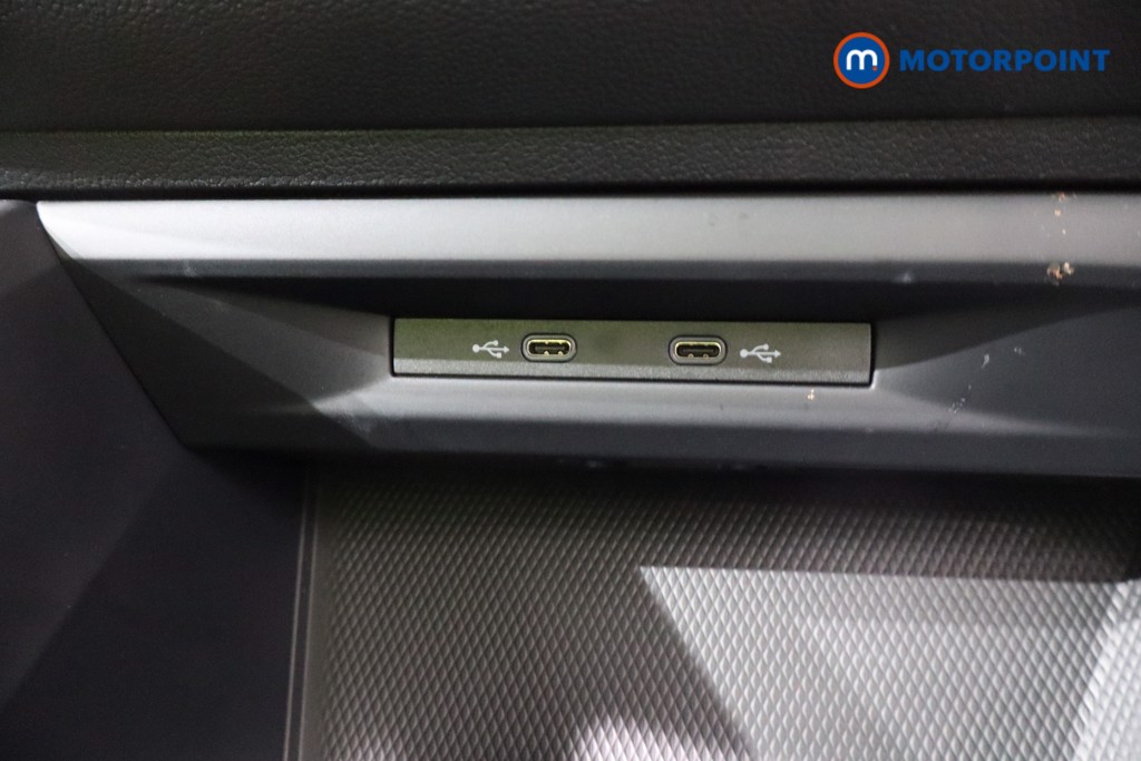 Volkswagen Golf Life Automatic Petrol Hatchback - Stock Number (1537724) - 17th supplementary image