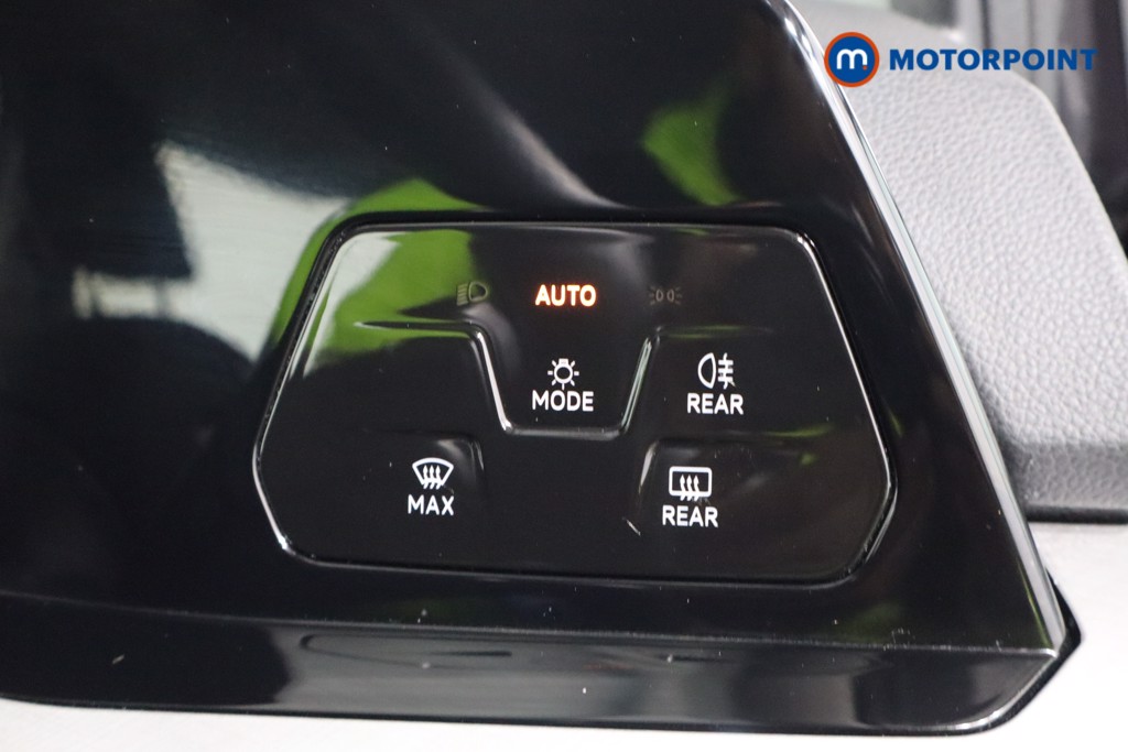 Volkswagen Golf Life Automatic Petrol Hatchback - Stock Number (1537724) - 21st supplementary image