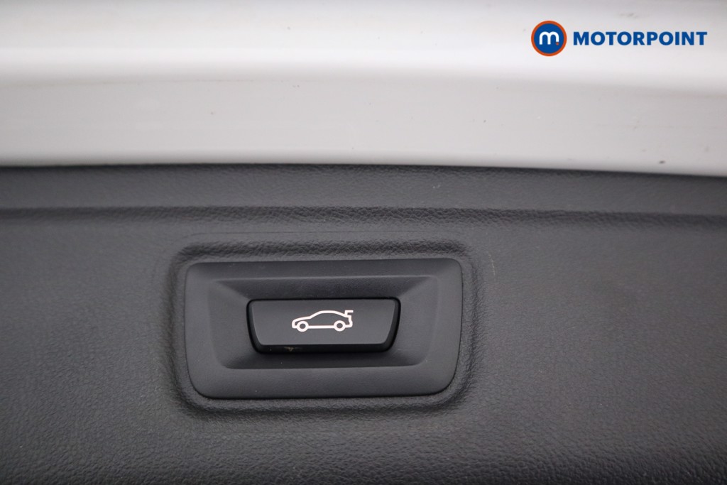BMW 3 Series M Sport Automatic Petrol Plug-In Hybrid Estate - Stock Number (1539971) - 17th supplementary image