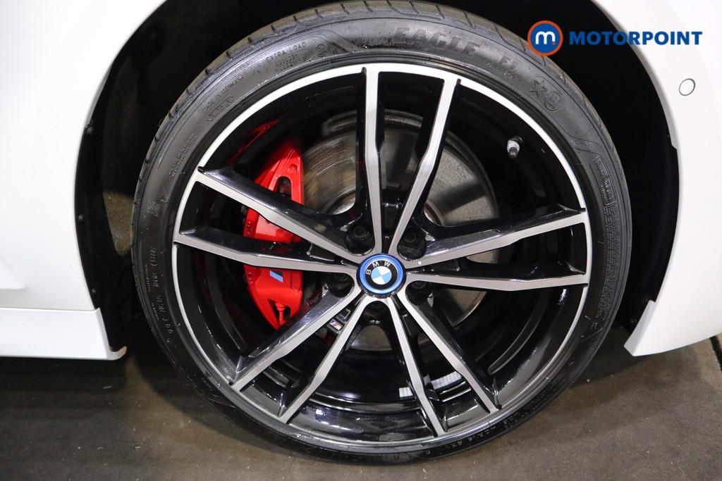 BMW 3 Series M Sport Automatic Petrol Plug-In Hybrid Estate - Stock Number (1539971) - 19th supplementary image