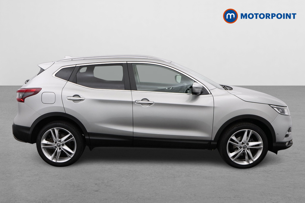 Nissan Qashqai N-Motion Manual Petrol SUV - Stock Number (1540022) - Drivers side