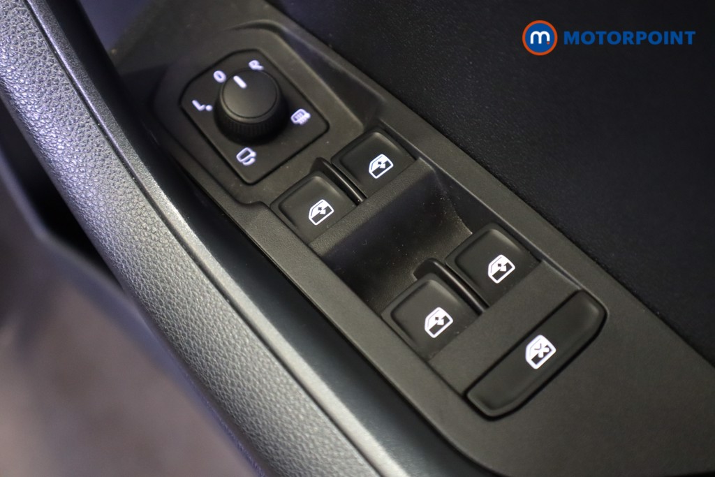 Skoda Karoq Se Drive Manual Petrol SUV - Stock Number (1543072) - 4th supplementary image