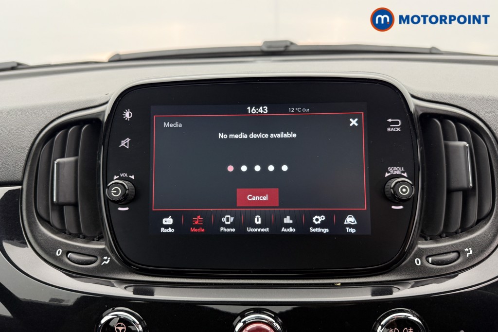 Fiat 500 TOP Manual Petrol-Electric Hybrid Hatchback - Stock Number (1544080) - 6th supplementary image