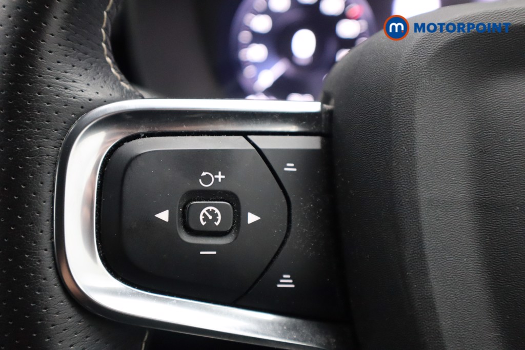 Volvo Xc40 R Design Manual Petrol SUV - Stock Number (1528185) - 13th supplementary image