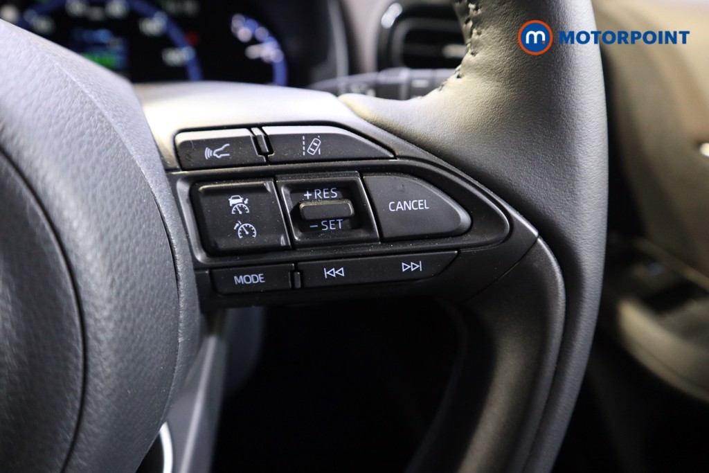 Toyota Yaris Cross Excel Automatic Petrol-Electric Hybrid Estate - Stock Number (1529902) - 4th supplementary image