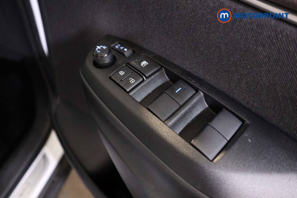 Toyota Yaris Cross Excel Automatic Petrol-Electric Hybrid Estate - Stock Number (1529902) - 9th supplementary image