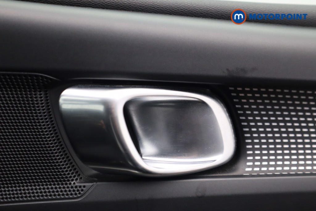 Volvo Xc40 R Design Manual Petrol SUV - Stock Number (1530619) - 15th supplementary image