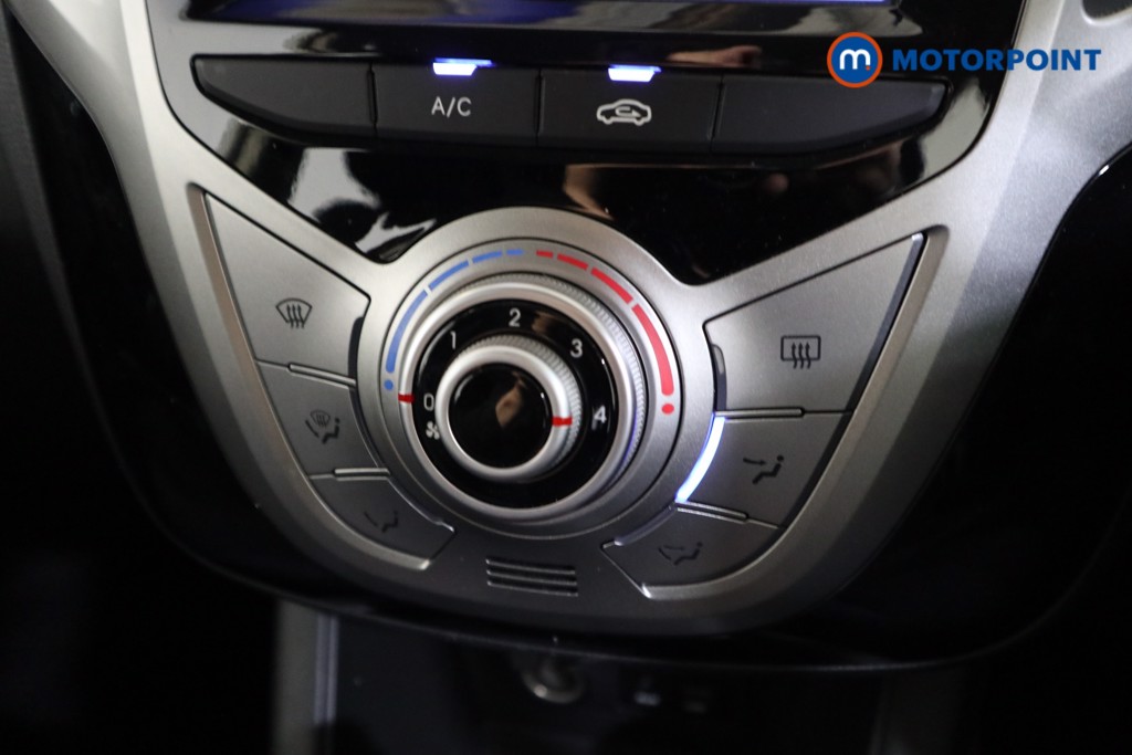 Hyundai Ix20 Se Nav Automatic Petrol People Carrier - Stock Number (1532475) - 9th supplementary image