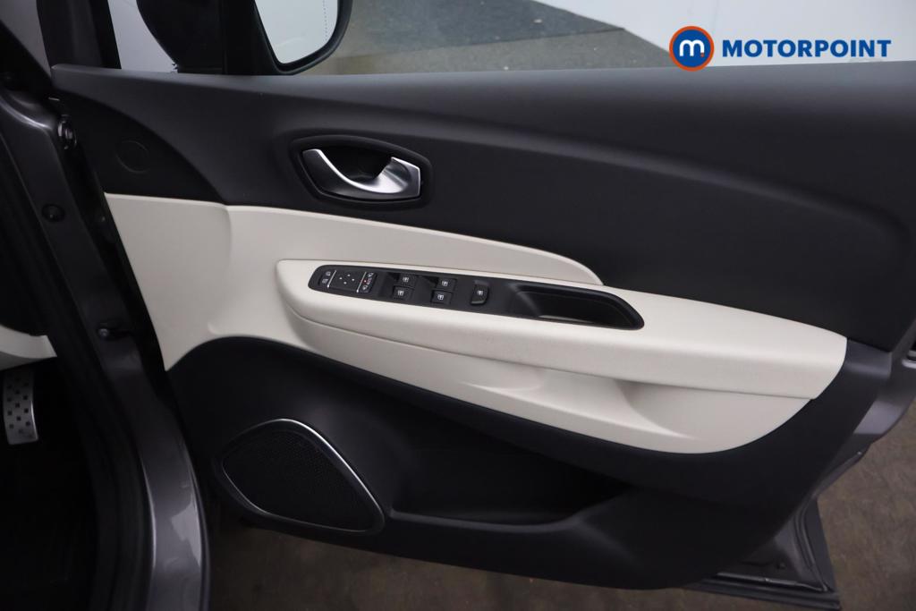 Renault Captur Gt Line Manual Diesel SUV - Stock Number (1533140) - 9th supplementary image
