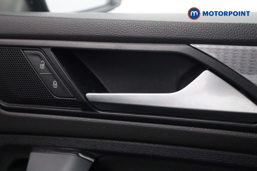 Volkswagen Tiguan Life Manual Petrol SUV - Stock Number (1535874) - 17th supplementary image