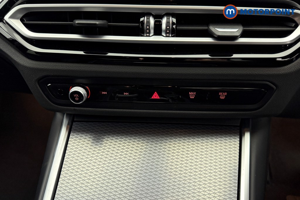 BMW 3 Series M Sport Automatic Petrol Plug-In Hybrid Saloon - Stock Number (1536233) - 10th supplementary image