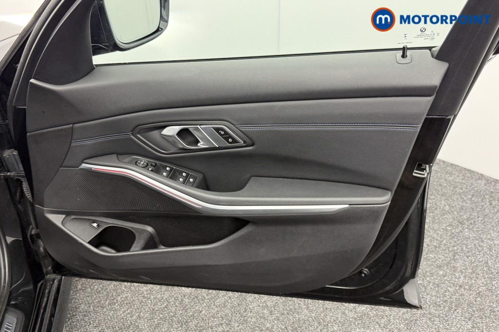 BMW 3 Series M Sport Automatic Petrol Plug-In Hybrid Saloon - Stock Number (1536233) - 17th supplementary image