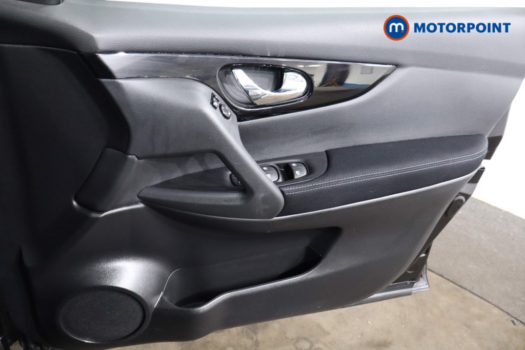 Nissan Qashqai Acenta Premium Automatic Petrol SUV - Stock Number (1537735) - 20th supplementary image