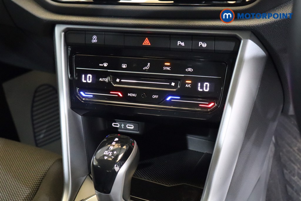 Volkswagen T-Roc Life Automatic Petrol SUV - Stock Number (1538658) - 4th supplementary image