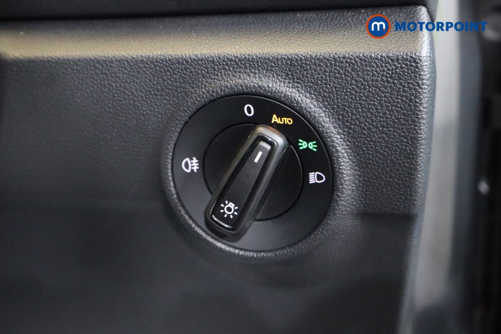 Volkswagen T-Roc Life Automatic Petrol SUV - Stock Number (1538658) - 5th supplementary image