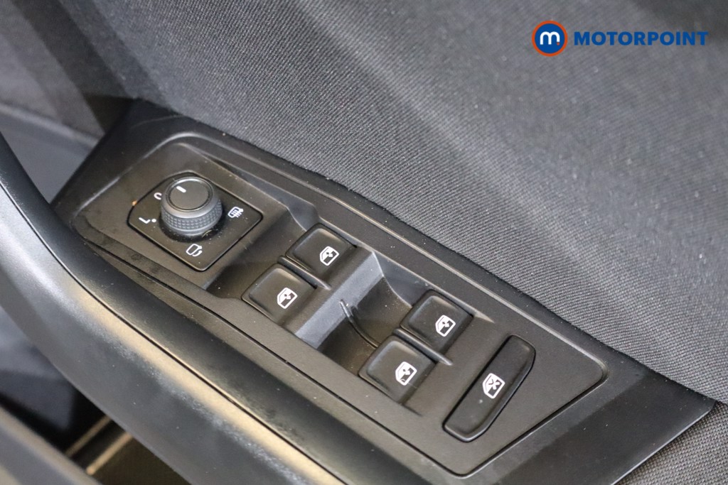 Volkswagen T-Roc Life Automatic Petrol SUV - Stock Number (1538658) - 8th supplementary image